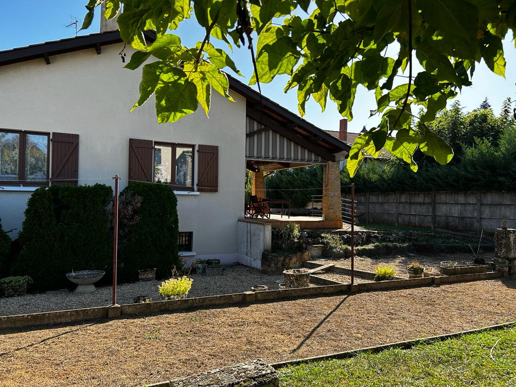 Villa de Charme à Vendre à Gleizé - Emplacement Stratégique  